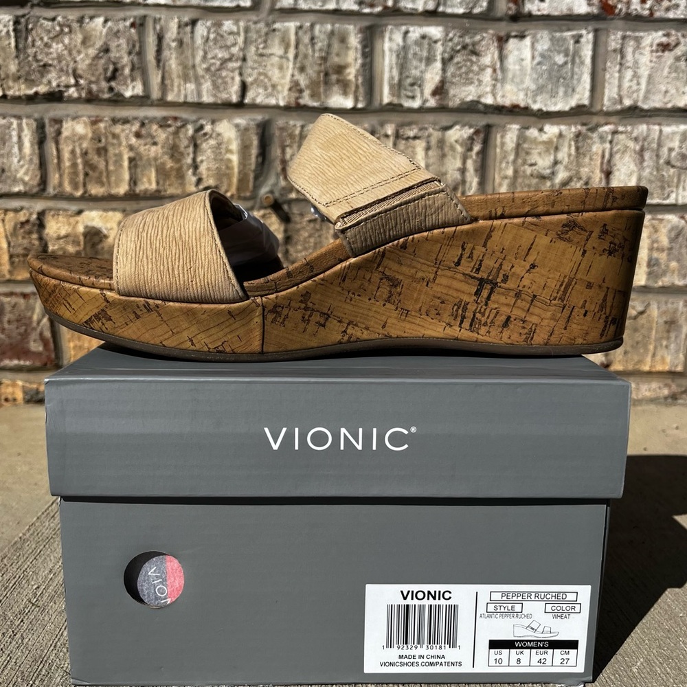 Vionic Pepper Ruched Wedge Sandal Wheat NWB New size 10 - Picture 2 of 4
